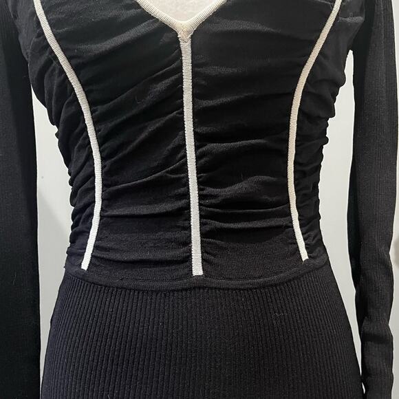 NEW Bebe Ruched Striped Plunge V-Neck Two Tone Fitted Long Sleeve Sweater S NWOT - Picture 6 of 15